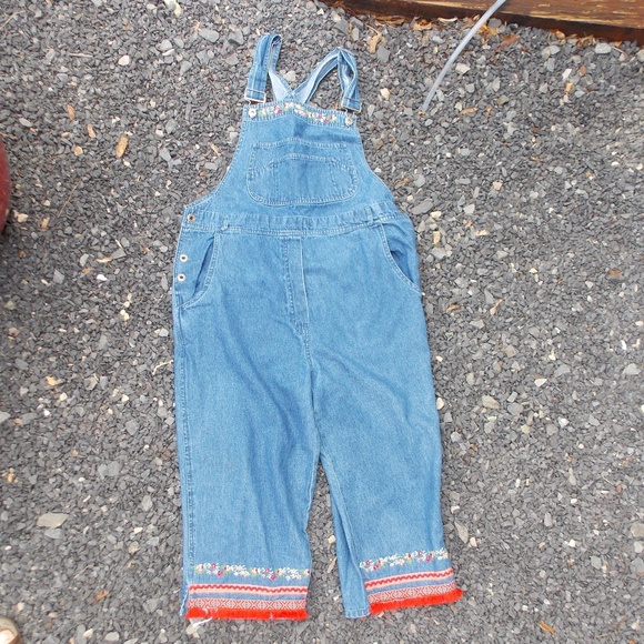 unknown Denim - Denim Bib Overall Capri Pants with Embroidery sz L